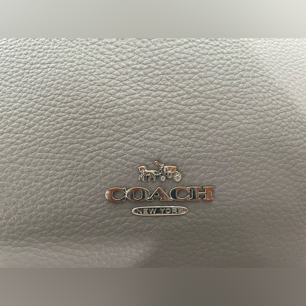 ✨ Coach Pebbled Leather Hobo Shoulder Bag – Gray – Classic Slouchy Style - Picture 7 of 7